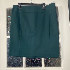 Size 16 Torie Skirt in hunter green, barely worn
